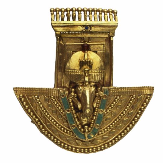 Schildring mit Widderkopf