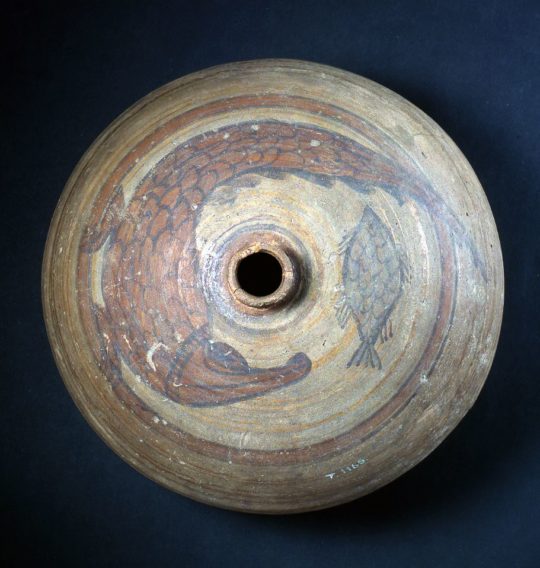 Meroitisches Keramikgefäß mit Fisch und Krokodil