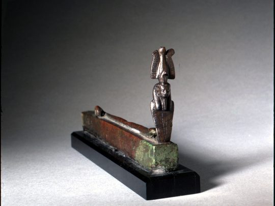 Statuette des Gottes Amun als Aal mit menschlichem Kopf