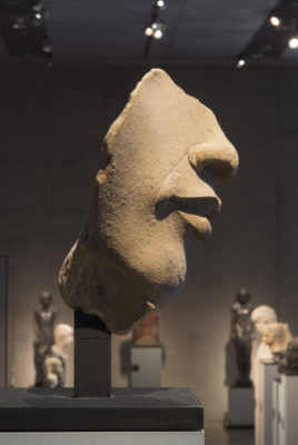 Gesichtsfragment einer Statue des Echnaton