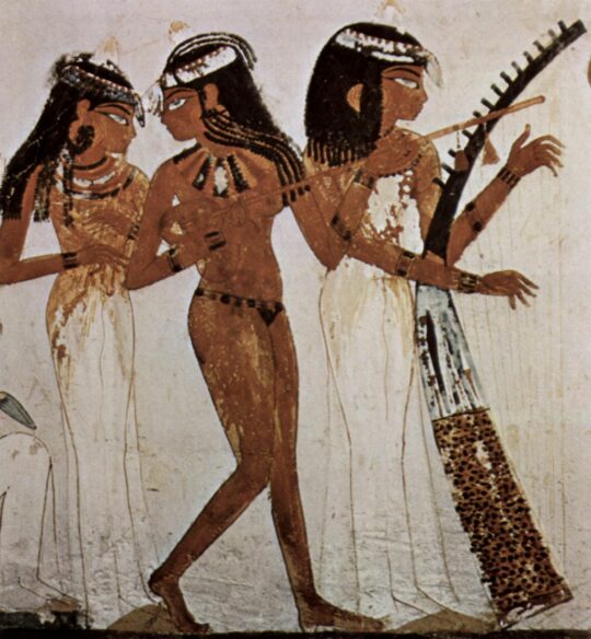 Altägyptische Grabmalerei: Drei Musikantinnen