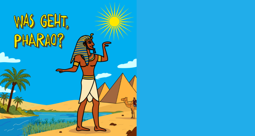 Coverbild für Kinderpodcast. Am Ufer eines Flusses steht ein altägyptischer Pharao mit den Armen in typischer Pose, im Hintergrund Pyramiden. Ein Großteil des Bildes nimmt der strahlend blaue Himmel ein, rechts oben eine gelbe Sonne, links daneben in großen Buchstaben 
